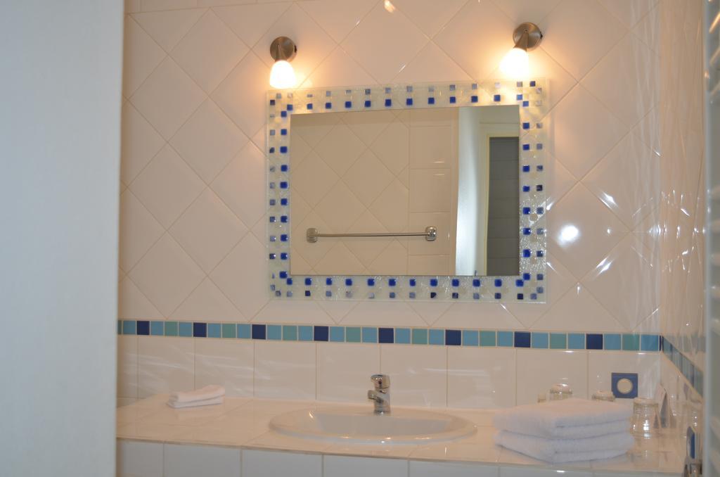Hotel Le Toeno Trebeurden Bagian luar foto